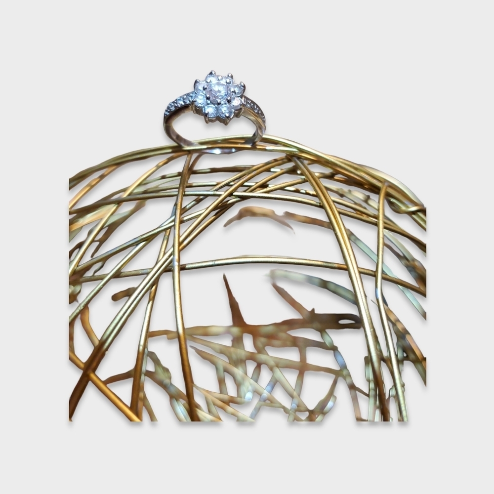 Beautiful Woman's CZ Ring size 10 - Picture 5 of 6